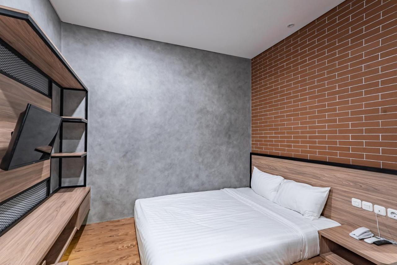 Loa Living Solo Baru Hotel Grogol Exterior photo